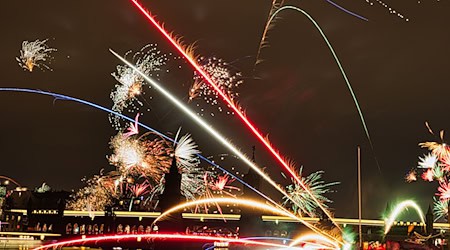 Die Grünen im Berliner Abgeordnetenhaus sehen Böllern an Silvester kritisch und fordern Alternativen. (Archivfoto) / Foto: Paul Zinken/dpa