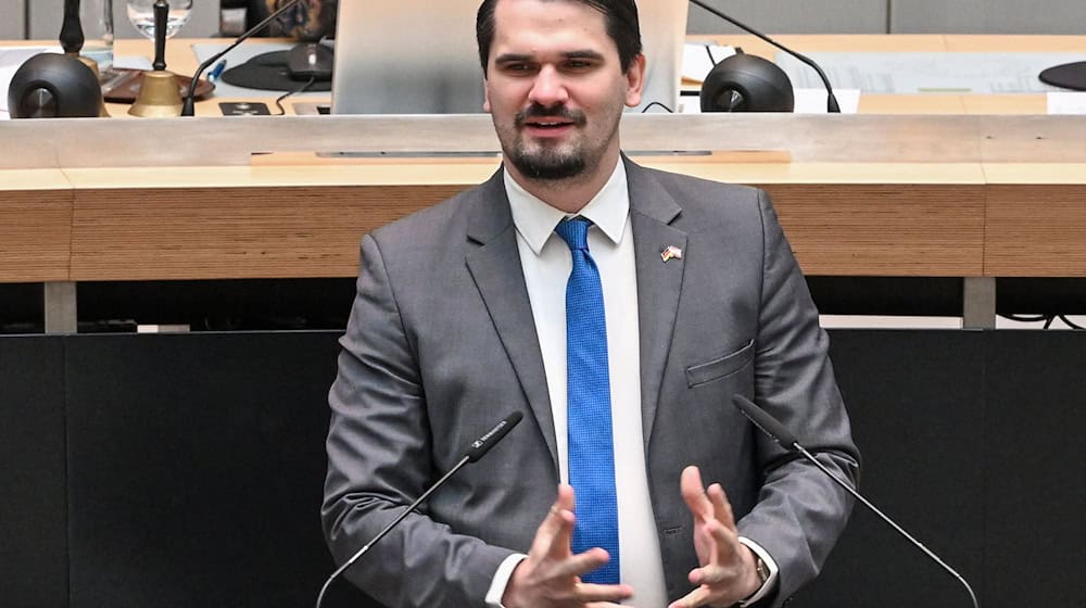 Der AfD-Abgeordnete Marc Vallendar provozierte im Innenausschuss Zwischenrufe. (Archivfoto)  / Foto: Jens Kalaene/dpa