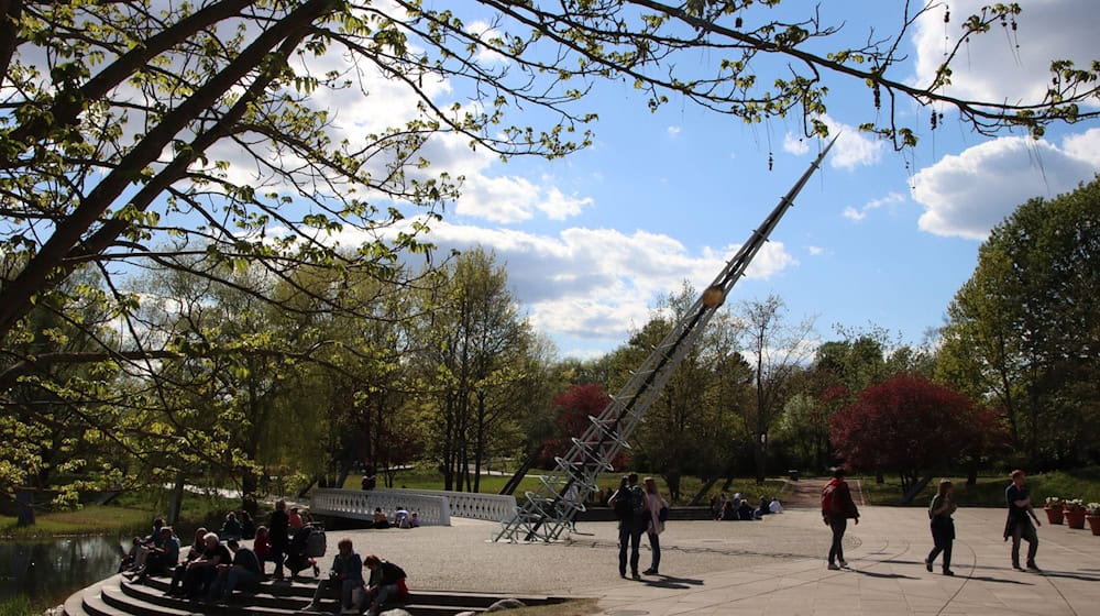 Oft lässt sich beim Eintritt Geld sparen - der Britzer Garten beispielsweise gewährt Ermäßigungen für Menschen mit geringem Einkommen. (Archivfoto)  / Foto: dpa