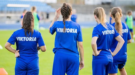 Die Fußballerinnen von Viktoria Berlin können sich über neue Unterstützung freuen. / Foto: Christoph Soeder/dpa