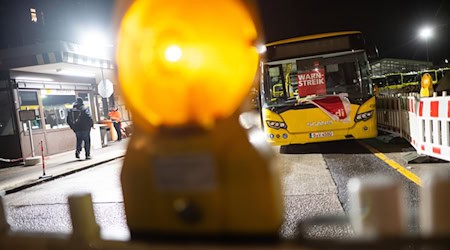 Anders als gestern fahren die Busse der BVG heute wieder.  / Foto: Sebastian Christoph Gollnow/dpa