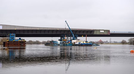 Die A14-Brücke bei Wittenberge wächst langsam.  / Foto: Klaus-Dietmar Gabbert/dpa