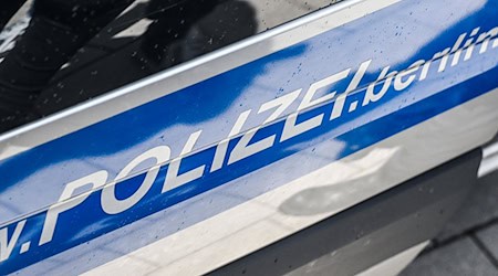 Ein Polizeiauto stieß mit dem Wagen eines 72-Jährigen zusammen. (Symbolbild) / Foto: Jens Kalaene/dpa