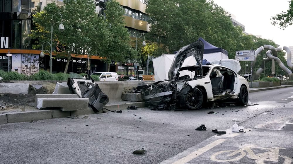 Bei einem Raser-Unfall auf der Tauentzienstraße ist eine Frau gestorben. (Archivbild)  / Foto: Michael Ukas/dpa