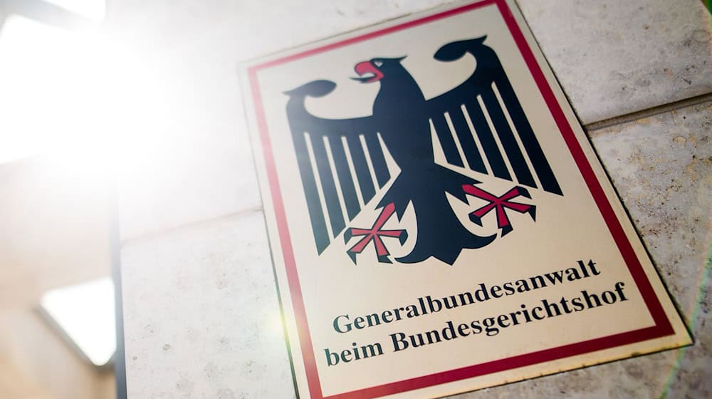 Ein Mann soll Spendensammlungen für den IS organisiert haben. Die Bundesanwaltschaft lässt ihn festnehmen. (Archivbild) / Foto: Christoph Schmidt/dpa