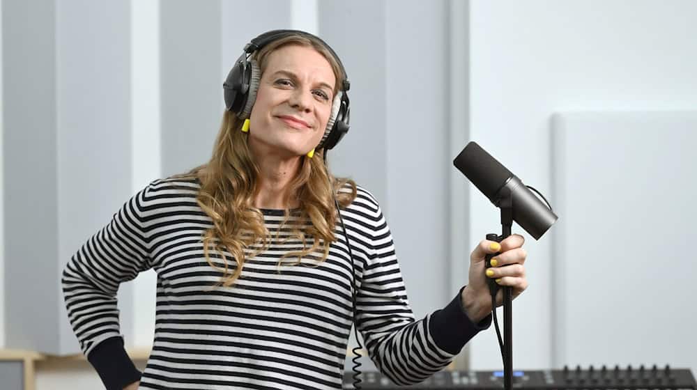 Sie ist die «Stimme der BVG»: Philippa Jarke.  / Foto: Oliver Lang/BVG/dpa