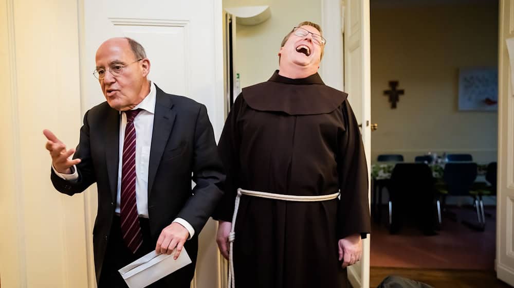 Der Linken-Politiker Gregor Gysi war das bekannteste Gesicht der Kandidatenrunde in Berlin Pankow. / Foto: Christoph Soeder/dpa