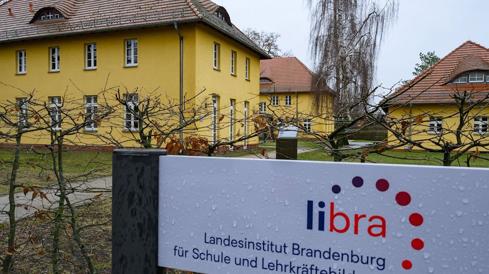 Das neue Landesinstitut soll unter anderem zentrale Anlaufstelle für Lehrkräfte-Weiterbildung werden. / Foto: Patrick Pleul/dpa