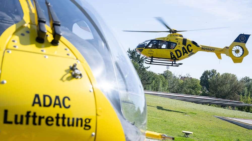 Bei den meisten Einsätzen von Rettungshubschraubern handelte es sich der Bilanz zufolge um Unfälle in der Freizeit und beim Sport sowie Herz-Kreislauf-Erkrankungen wie Herzinfarkte. (Archivbild) / Foto: Sebastian Christoph Gollnow/dpa