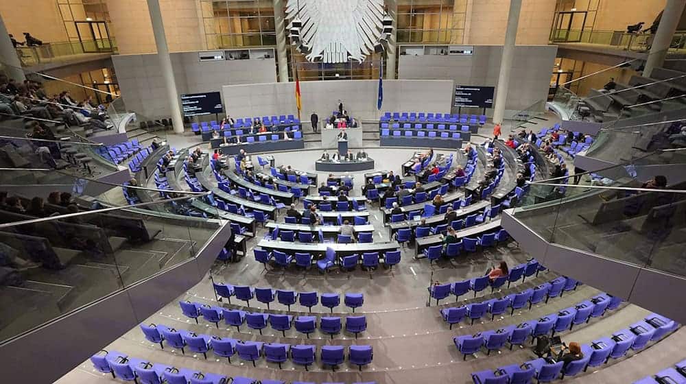 Die meisten Bundestagsabgeordneten aus Brandenburg haben gegen das Migrationsgesetz der Union gestimmt. (Archivbild) / Foto: Michael Kappeler/dpa