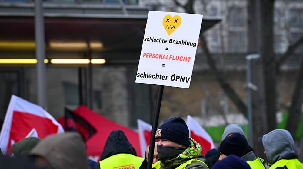 Bereits zwei Mal haben die Beschäftigten der BVG bei Warnstreiks die Arbeit niedergelegt - und damit für erhebliche Einschränkungen im Berliner Nahverkehr gesorgt. (Archivbild) / Foto: Soeren Stache/dpa