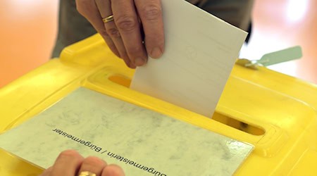 In Kleinmachnow fand am Sonntag die Bürgermeisterstichwahl statt. (Symbolbild) / Foto: Michael Bahlo/dpa