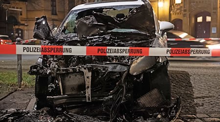 Immer wieder brennen Autos in Berlin - aktuell in Neukölln. (Illustration)  / Foto: Paul Zinken/dpa-Zentralbild/dpa