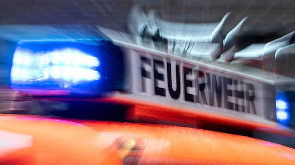 Auf der A10 bei Brandenburg stand ein Lkw in Flammen. (Symbolbild) / Foto: Marijan Murat/dpa