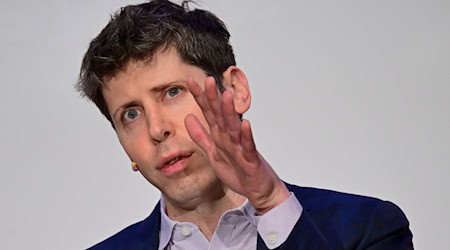 Laut Sam Altman ist der wachsende Energiebedarf für die Anwendungen Künstlicher Intelligenz gerechtfertigt.  / Foto: Sebastian Christoph Gollnow/dpa