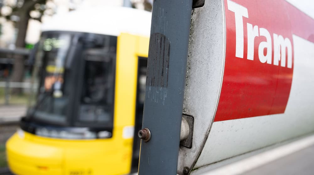 Aufgrund eines Unfalls sind eine Tramlinien in Berlin derzeit unterbrochen. (Symbolbild) / Foto: Sebastian Gollnow/dpa