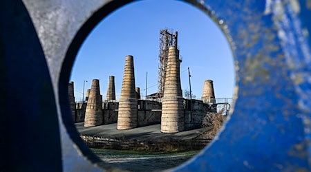 Eine Schachtofenbatterie mit 18 Rumfordöfen ist eine besondere Sehenswürdigkeit im Museumspark Rüdersdorf. / Foto: Jens Kalaene/dpa