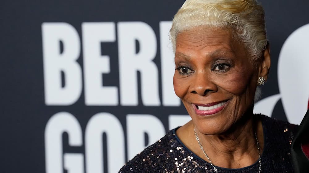 Im Rahmen ihrer Abschiedstour kommt die US-Sängerin Dionne Warwick im September nach Deutschland. (Archivbild) / Foto: Chris Pizzello/Invision via AP/dpa