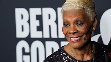 Im Rahmen ihrer Abschiedstour kommt die US-Sängerin Dionne Warwick im September nach Deutschland. (Archivbild) / Foto: Chris Pizzello/Invision via AP/dpa