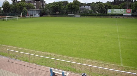 In Berlin ist ein Amateurfußballspiel wegen einer gewalttätigen Auseinandersetzung unter den Spielern abgebrochen worden.  / Foto: picture alliance / Britta Pedersen/dpa-Zentralbild/ZB