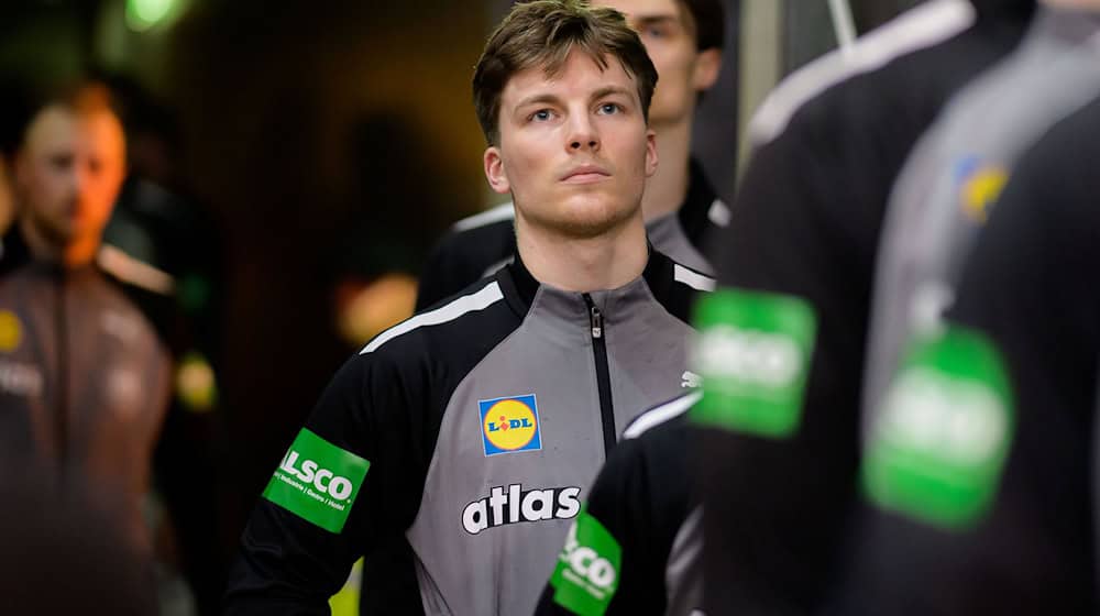 Der Künstler unter den Handballern: Fuchse-Profi Nils Lichtlein / Foto: Marco Wolf/dpa