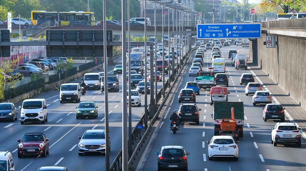 Rund um das Dreieck Funkturm müssen sich Autofahrer auf Verkehrsbehinderungen einstellen. (Archivfoto) / Foto: Soeren Stache/dpa