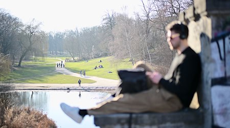 Die Woche beginnt für die Menschen in Berlin und Brandenburg mit viel Sonne. (Symbolbild) / Foto: Sebastian Gollnow/dpa