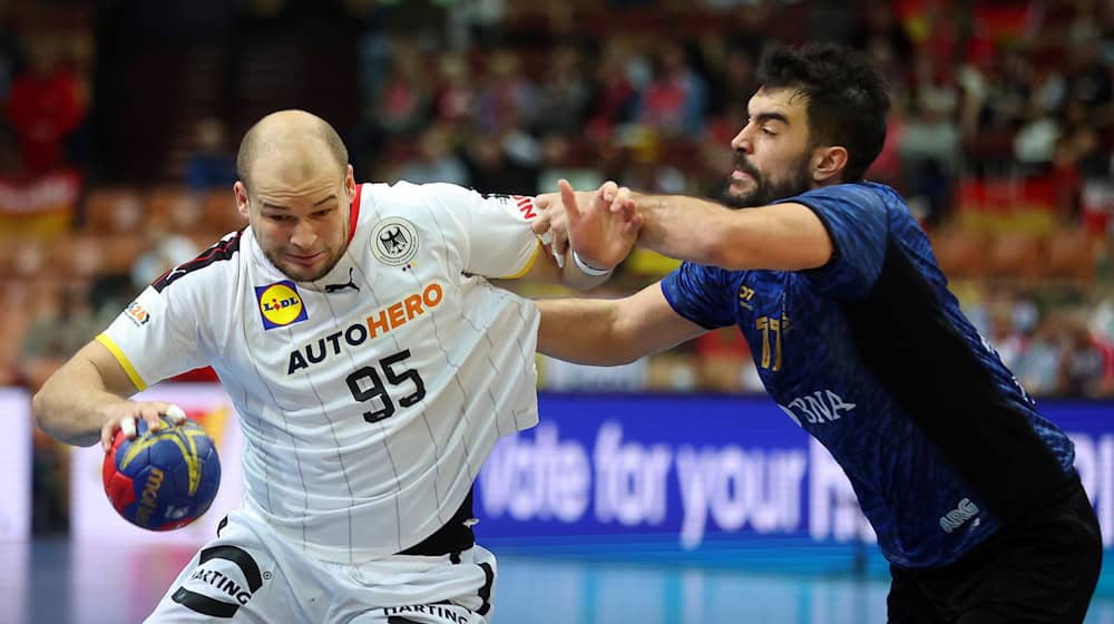 Paul Drux wird nach seinem Karriereende am Samstag feierlich vom Deutschen Handballbund verabschiedet.   / Foto: Jan Woitas/dpa