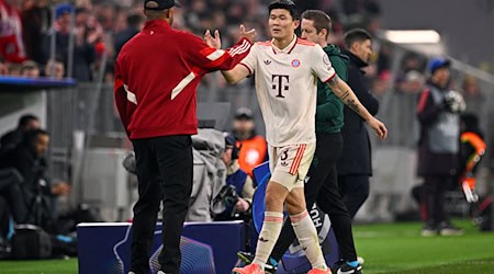 Bayern-Trainer Vincent Kompany (l) muss vorerst ohne Minjae Kim auskommen. / Foto: Tom Weller/dpa