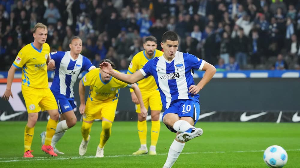 Ibrahim Maza brachte in der Hinrunde Hertha mit einem verwandelten Elfmeter auf die Siegstraße. / Foto: Soeren Stache/dpa