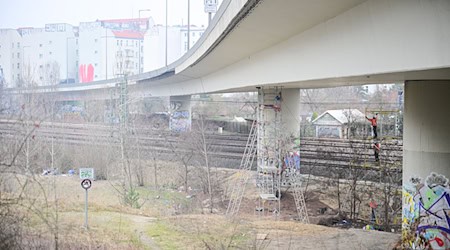 In Berlin gelten viele Brücken als marode. (Archivbild)  / Foto: Sebastian Christoph Gollnow/dpa