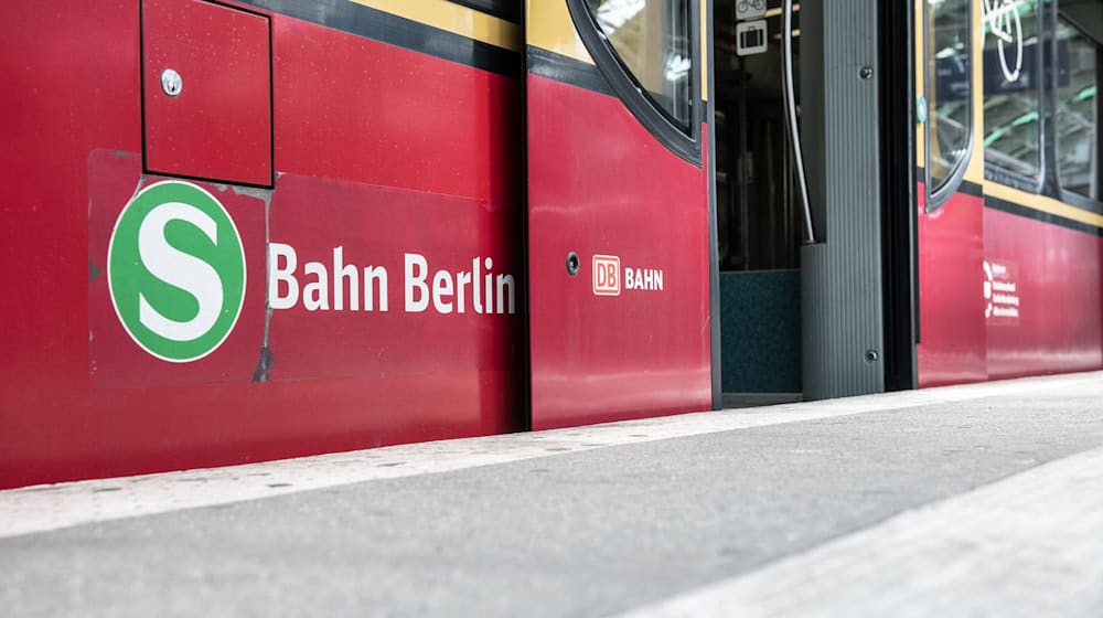 Auf mehreren Berliner S-Bahn-Linien kommt es derzeit zu Störungen im Verkehr. (Symbolbild) / Foto: Paul Zinken/dpa
