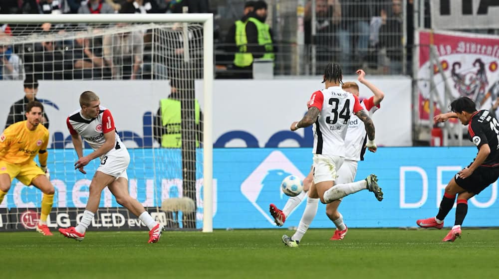 Wooyeong Jeong (r) will mit Union auch gegen Bayern triumphieren. / Foto: Arne Dedert/dpa