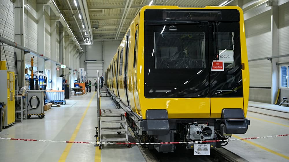 Im Stadler-Werk in Pankow wird unter anderem die neue U-Bahn-Baureihe J/JK produziert. (Archivbild) / Foto: Jens Kalaene/dpa