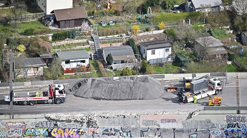Derzeit laufen noch die Vorbereitungen für den Abbruch der A100-Brücke. (Archivbild) / Foto: Sebastian Gollnow/dpa