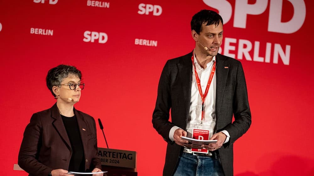 Die SPD-Doppelspitze in Berlin nennt die Zustimmung zum Koalitionsvertrag «vernunftgetrieben». (Archivbild)   / Foto: Fabian Sommer/dpa