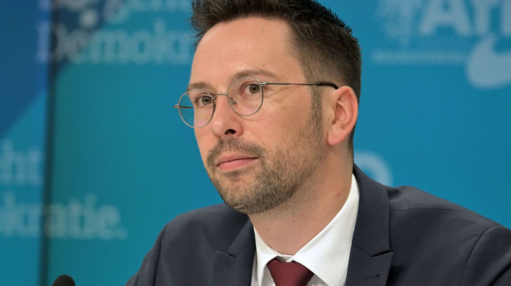 Die AfD-Landtagsfraktion Brandenburg plant eine Verfassungsklage gegen die Landesregierung (Archivbild). / Foto: Michael Bahlo/dpa