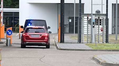 Festgenommene Verdächtigte kommen zur Haftprüfung in den Bundesgerichtshof in Karlsruhe. / Foto: Uli Deck/dpa