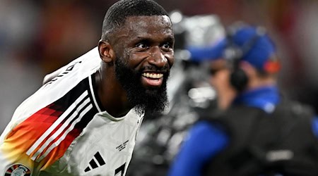 Rüdiger war beim Finalsieg schon am Flughafen. / Foto: Bernd Thissen/dpa