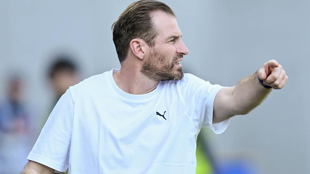 Trainer Jan Siewert hofft mit Greuther Fürth auf den vorzeitigen Klassenverbleib in der 2. Liga. / Foto: Uwe Anspach/dpa
