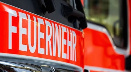 Autos brennen in Berlin-Marzahn, die Polizei vermutet Brandstiftung, Symbolfoto. / Foto: Soeren Stache/dpa