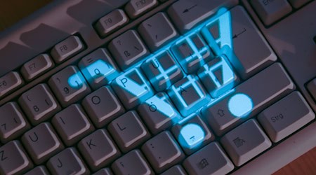 Berlin will Verbraucher besser vor betrügerischen Geschäften im Internet schützen. (Symbolbild)  / Foto: Jens Büttner/dpa/dpa-tmn