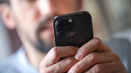 Das Berliner Start-up Parloa, ein Spezialist für automatisierte Kundengespräche, wird nach einer dritten großen Finanzierungsrunde mit über einer Milliarde Dollar bewertet. (Symbolbild) / Foto: Sina Schuldt/dpa