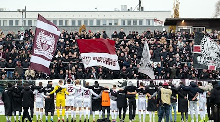 In das Sportforum Hohenschönhausen dürfen lediglich 4 999 Zuschauer. / Foto: Soeren Stache/dpa