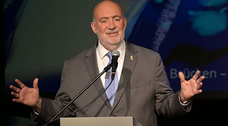 Der israelische Botschafter Prosor sprach anlässlich 60 Jahren diplomatischer Beziehungen zwischen Israel und Deutschland. / Foto: Michael Bahlo/dpa