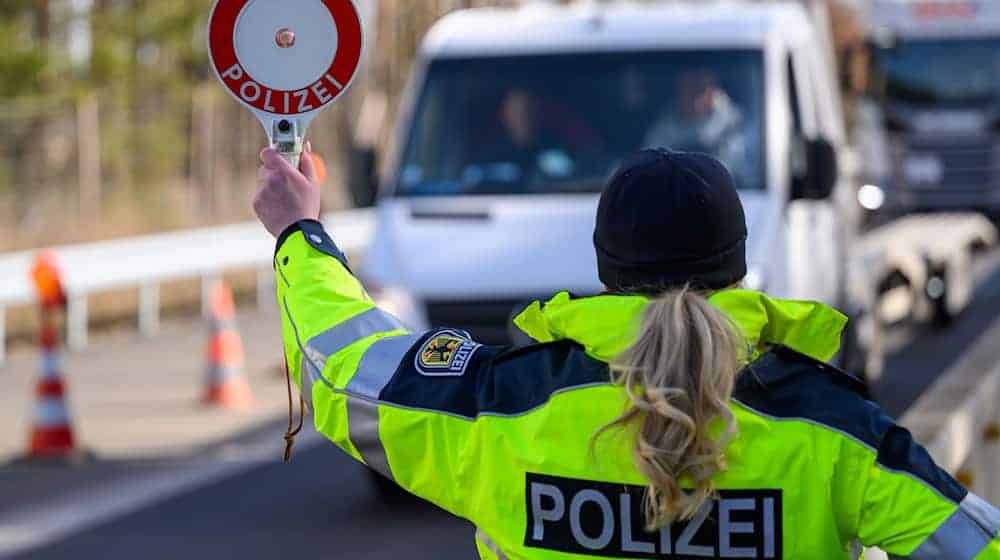 An der Grenze zu Polen finden seit Monaten wieder feste Grenzkontrollen statt. (Archivbild) / Foto: Patrick Pleul/dpa