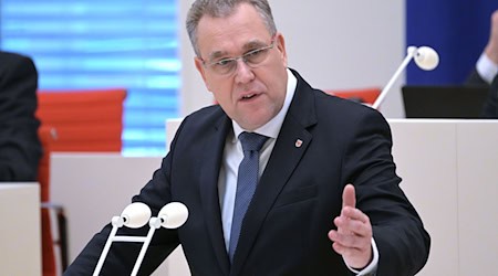 Der CDU-Abgeordnete Rainer Genilke erhofft sich durch die Akteneinsicht mehr Klarheit. (Archivbild) / Foto: Michael Bahlo/dpa
