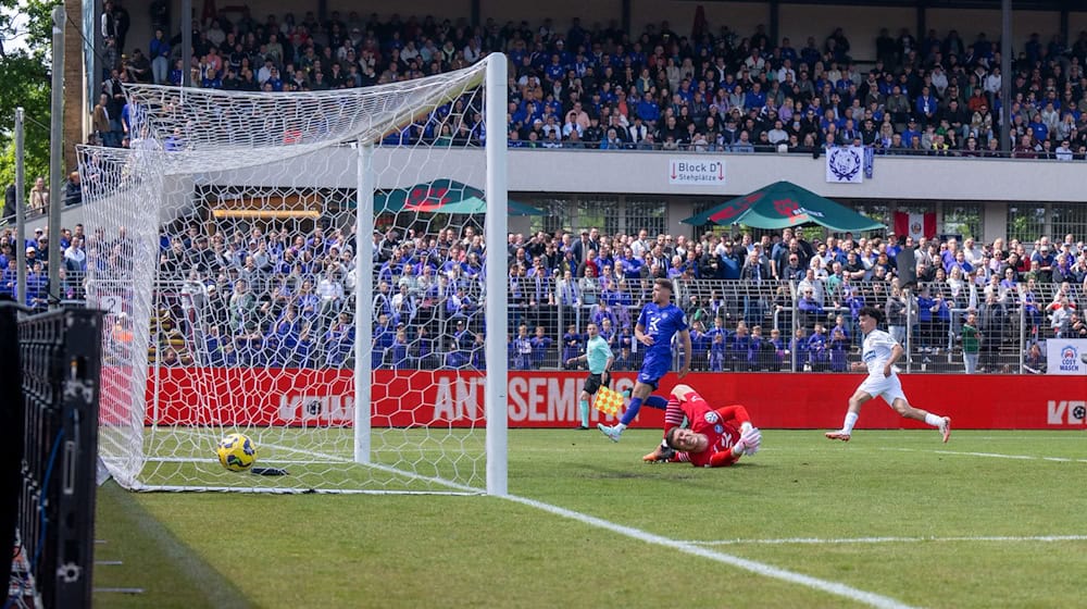 Crosthwaite trifft zum 1:0 für den BFC Dynamo. / Foto: Matthias Koch/dpa