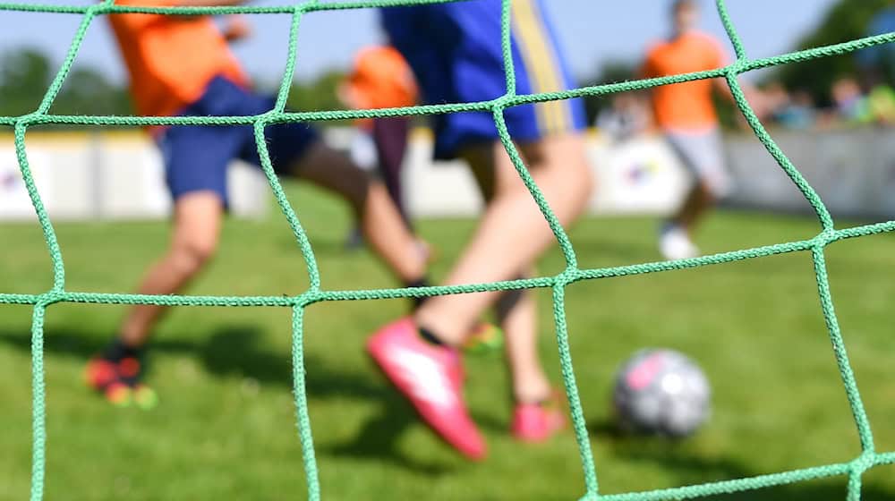 Auf rund 710.000 Mitglieder kommen die Berliner Sportvereine - viele davon sind Kinder und Jugendliche. (Archivbild) / Foto: Uwe Anspach/dpa