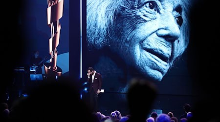 Igor Levit und viele Gäste beim Deutschen Filmpreis waren sichtlich ergriffen vom Tod Margot Friedländers.  / Foto: Christoph Soeder/dpa